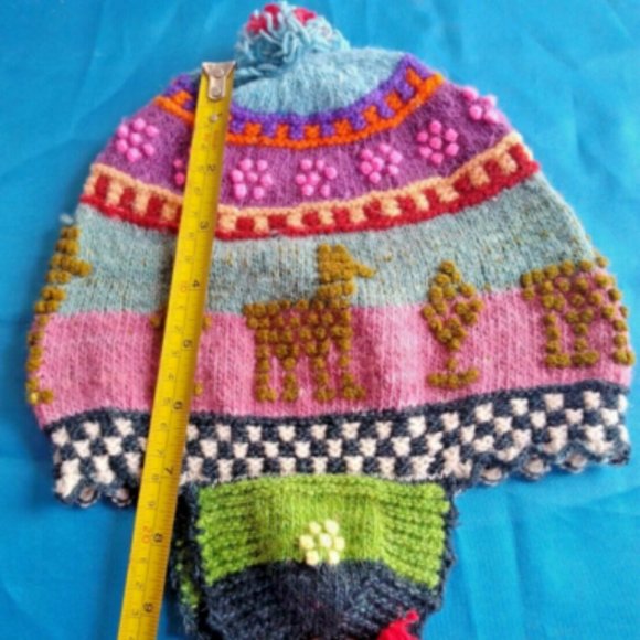 Peruvian ceremonial Andean chullo woven in sheep wool - Picture 10 of 10